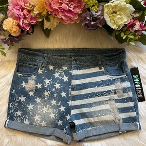 Seventeen Sunshine Chic Denim Shorts (Light Wash - Size 13) Pre-owned